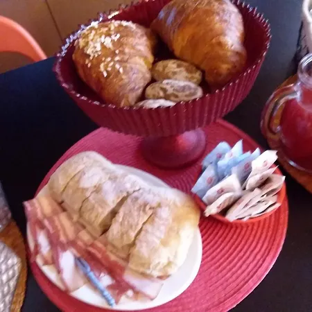 Orange House Bed and breakfast